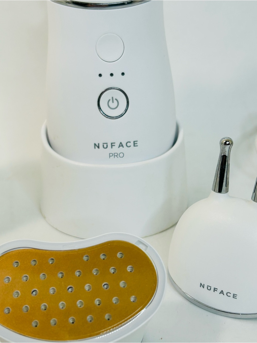 NuFACE Trinity+ Pro Complete Kit - Picture 5 of 12